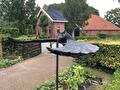 Zweefuil op stang beweegt mee op de wind