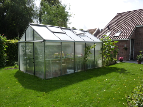 Grote kas in polycarbonaat